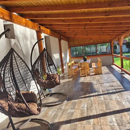 بيت للعطل алтея