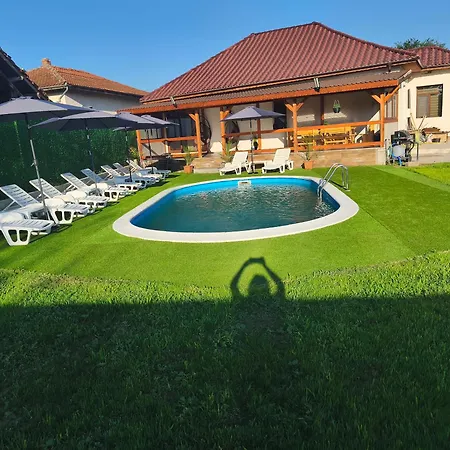 بيت للعطل алтея Sarovtsi