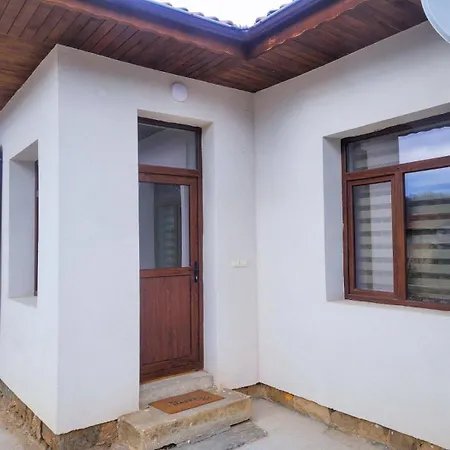 بيت للعطل алтея